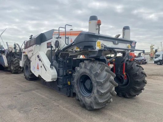 Wirtgen WR 2400 recycler